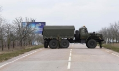 Hình ảnh các tay súng chiếm sân bay Crimea